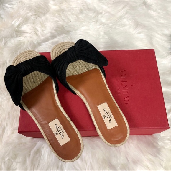 Valentino Garaavani Bow Sandal Shoes Black Suede - Picture 3 of 6